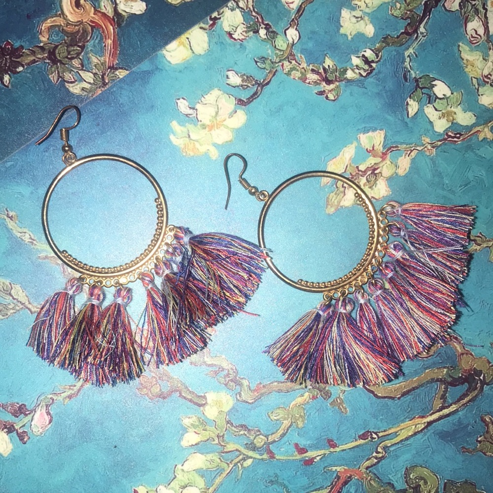 2/14$! Colorful NWOT Gold filigree hoops w/dangling multicolored yarn tassels